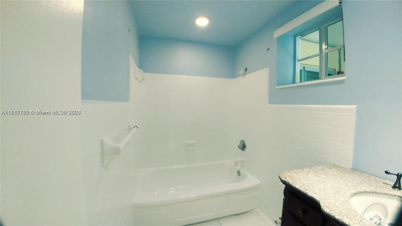 462 Golden Isles Dr 205, Hallandale Beach, Florida 33009, 2 Bedrooms Bedrooms, ,2 BathroomsBathrooms,Residentiallease,For Rent,462 Golden Isles Dr 205,A11567155