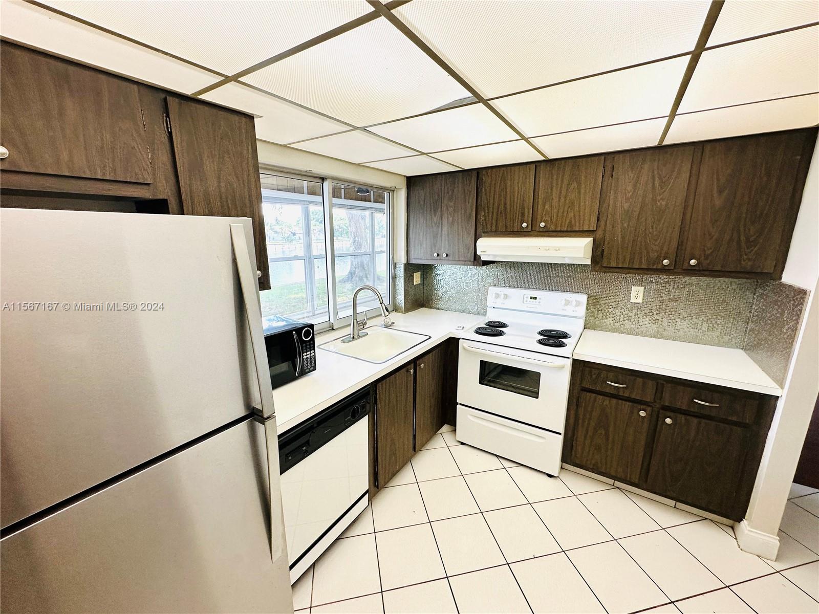9330 Lime bay Blvd 108, Tamarac, Florida 33321, 2 Bedrooms Bedrooms, ,2 BathroomsBathrooms,Residential,For Sale,9330 Lime bay Blvd 108,A11567167