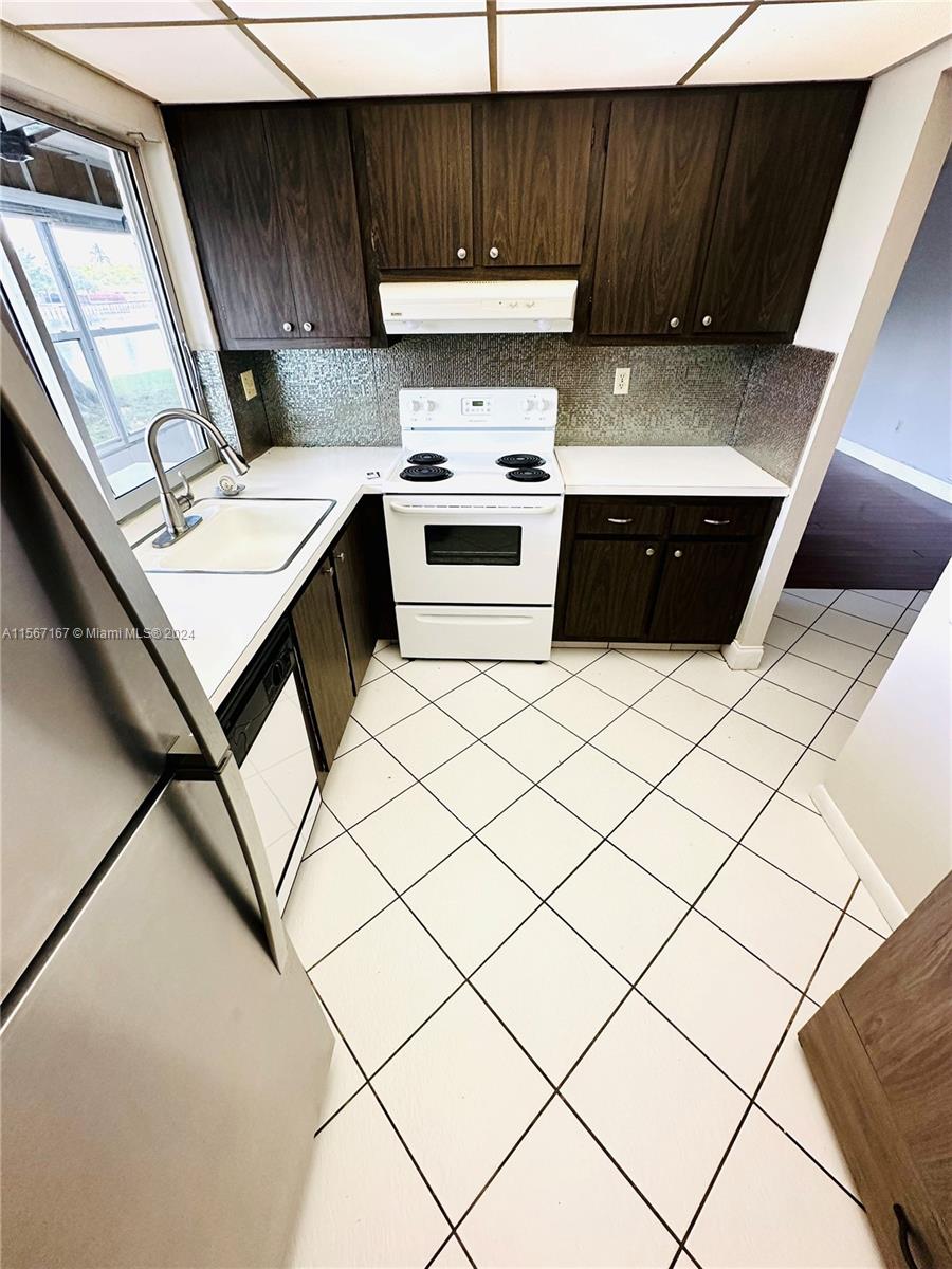 9330 Lime bay Blvd 108, Tamarac, Florida 33321, 2 Bedrooms Bedrooms, ,2 BathroomsBathrooms,Residential,For Sale,9330 Lime bay Blvd 108,A11567167