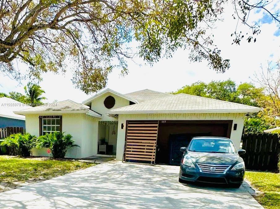 1113 SW 24th Ave  For Sale A11555979, FL