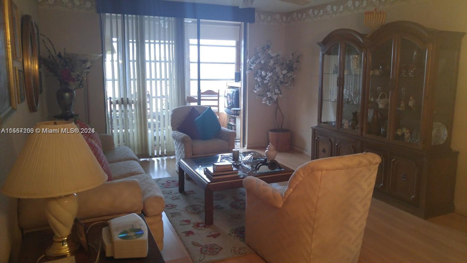 1810 N Lauderdale Ave 2401, North Lauderdale, Florida 33068, 1 Bedroom Bedrooms, ,1 BathroomBathrooms,Residentiallease,For Rent,1810 N Lauderdale Ave 2401,A11567200