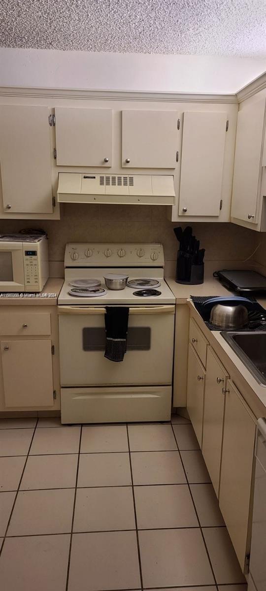 1810 N Lauderdale Ave 2401, North Lauderdale, Florida 33068, 1 Bedroom Bedrooms, ,1 BathroomBathrooms,Residentiallease,For Rent,1810 N Lauderdale Ave 2401,A11567200