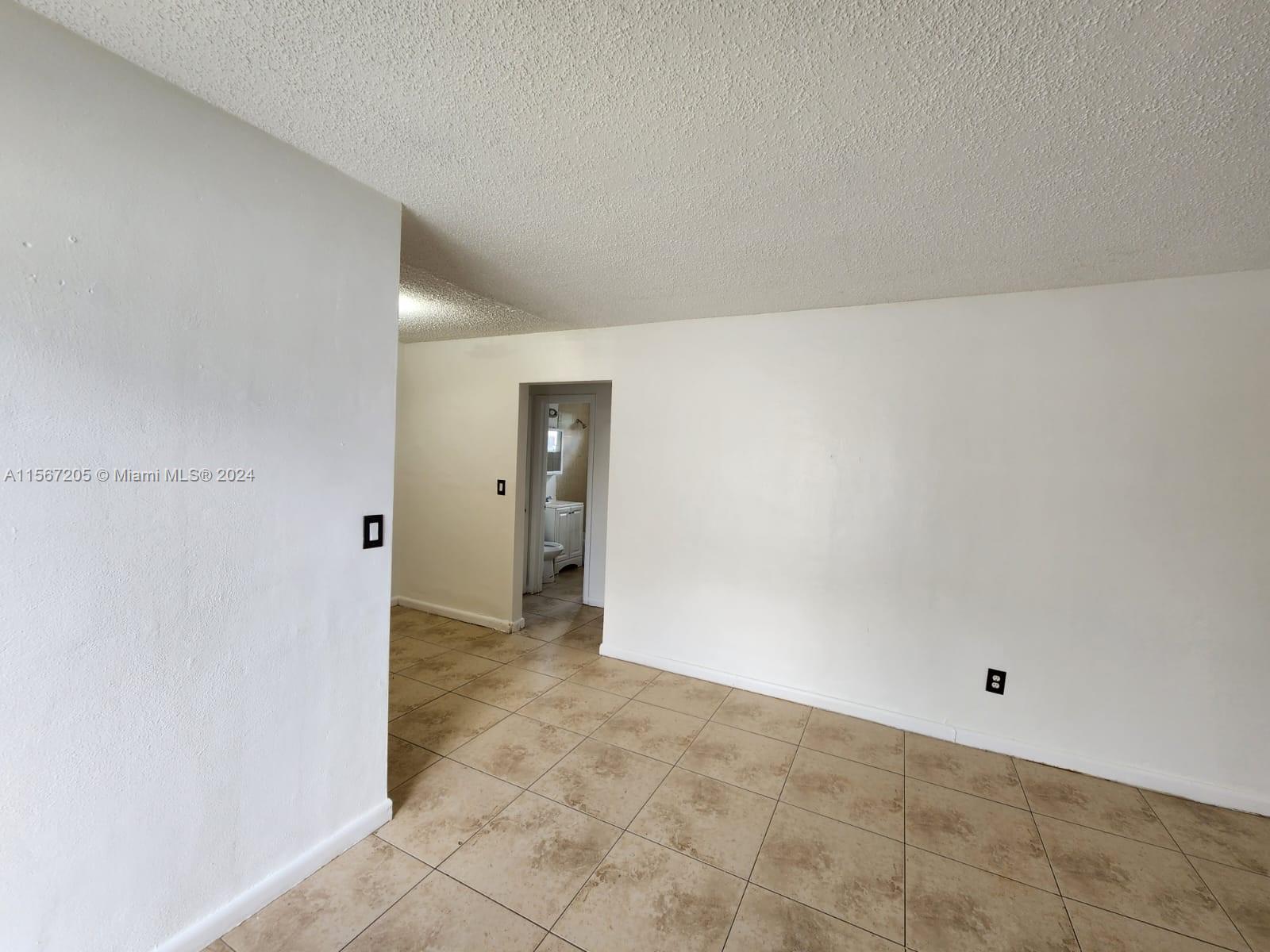 932 Moffett St 8, Hallandale Beach, Florida 33009, 1 Bedroom Bedrooms, ,1 BathroomBathrooms,Residentiallease,For Rent,932 Moffett St 8,A11567205