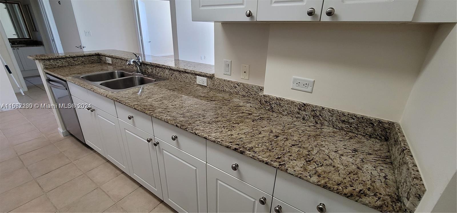 19501 W Country Club Dr 1010, Aventura, Florida 33180, 2 Bedrooms Bedrooms, ,2 BathroomsBathrooms,Residentiallease,For Rent,19501 W Country Club Dr 1010,A11567230