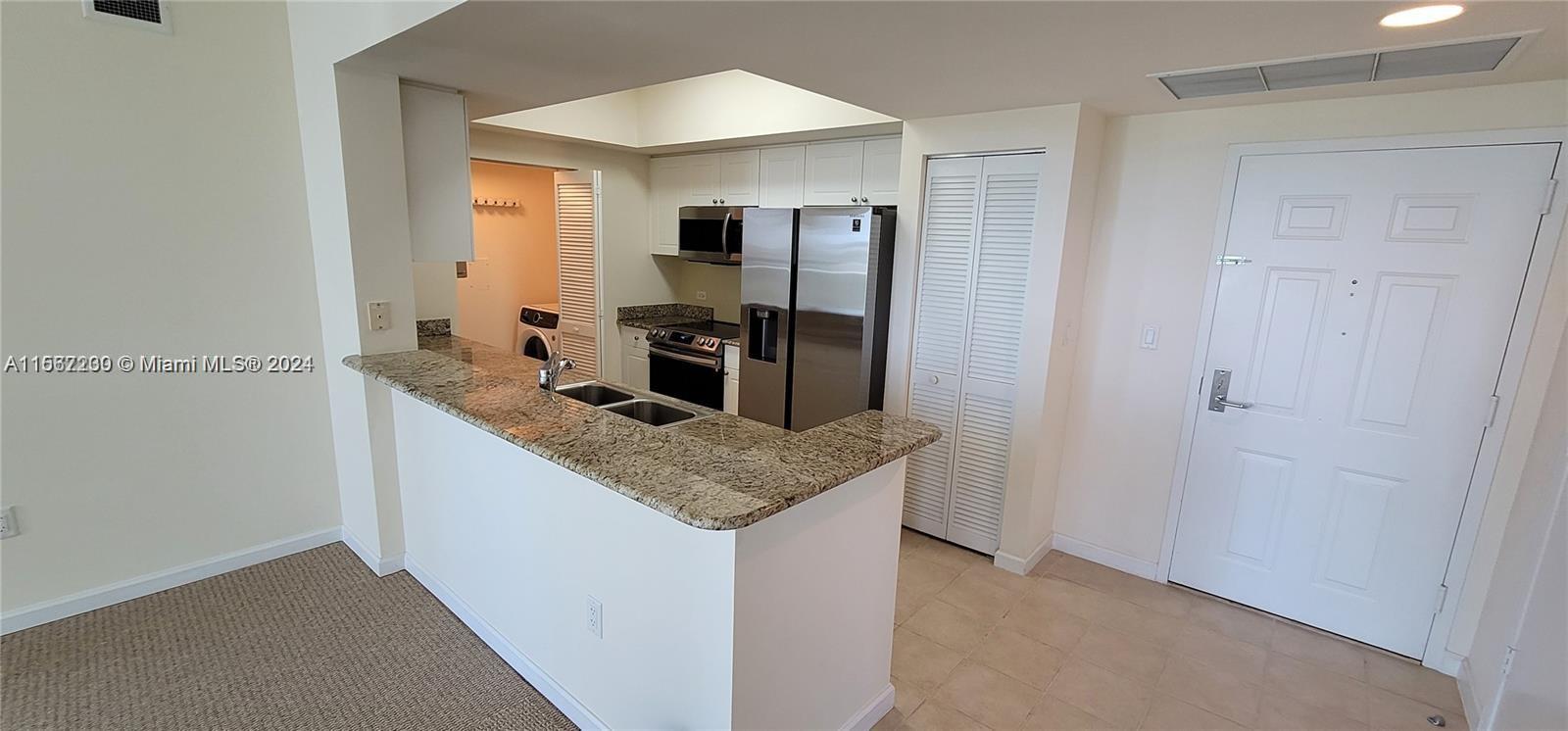 19501 W Country Club Dr 1010, Aventura, Florida 33180, 2 Bedrooms Bedrooms, ,2 BathroomsBathrooms,Residentiallease,For Rent,19501 W Country Club Dr 1010,A11567230