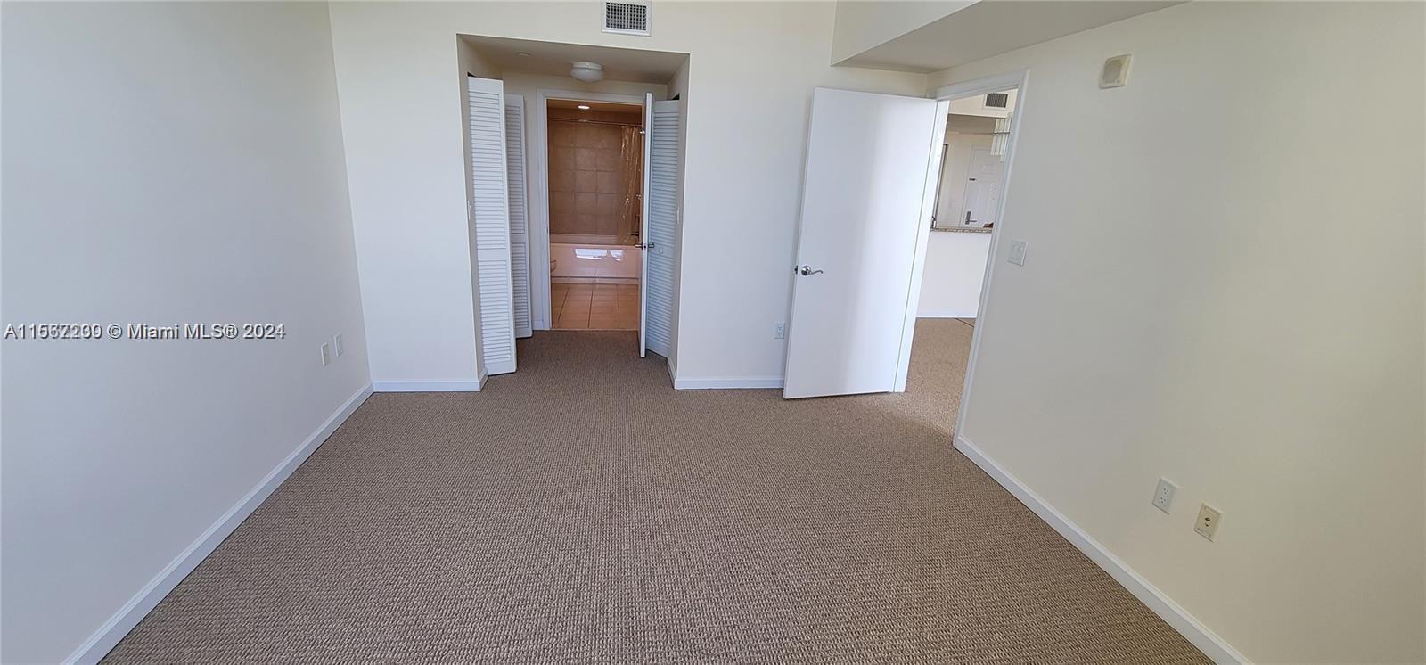19501 W Country Club Dr 1010, Aventura, Florida 33180, 2 Bedrooms Bedrooms, ,2 BathroomsBathrooms,Residentiallease,For Rent,19501 W Country Club Dr 1010,A11567230