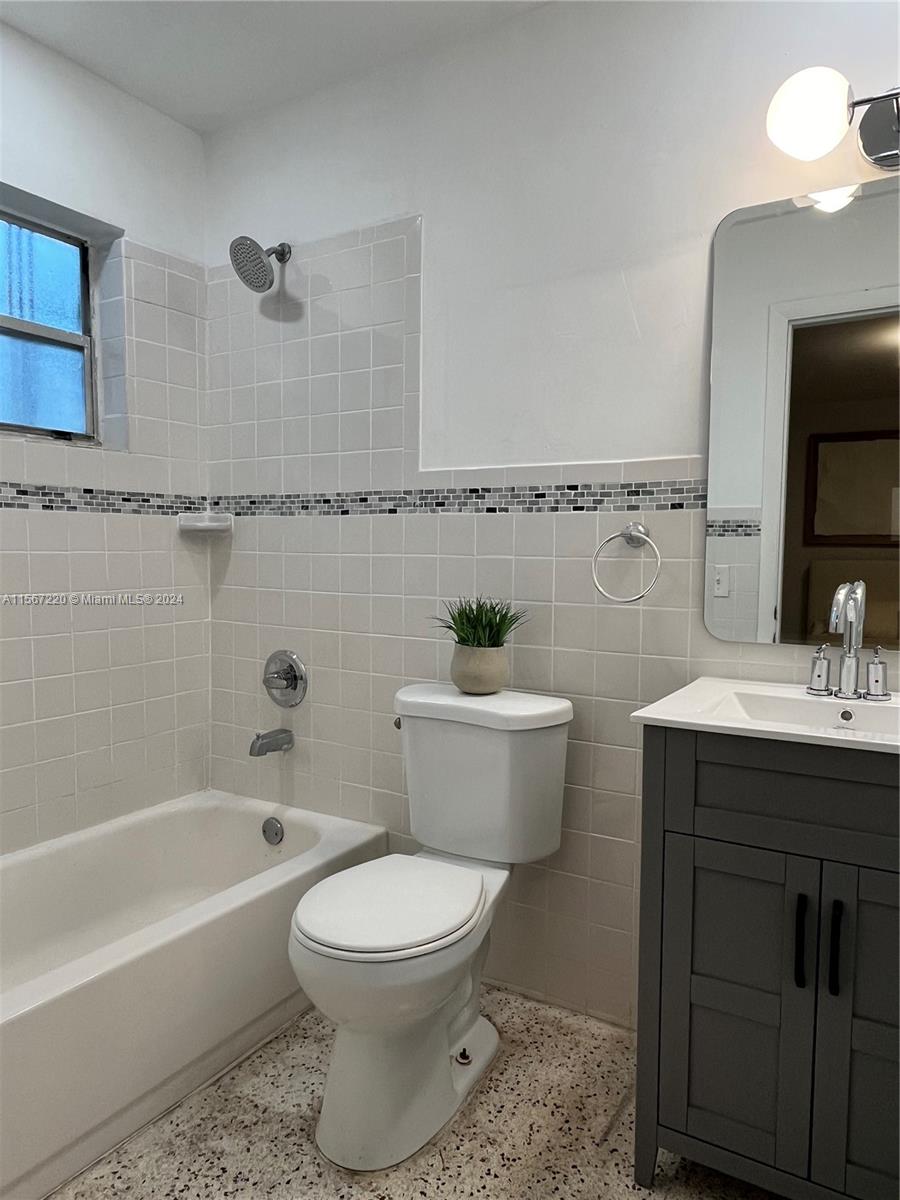 1111 NW 65th St 1, Miami, Florida 33150, 3 Bedrooms Bedrooms, ,2 BathroomsBathrooms,Residentiallease,For Rent,1111 NW 65th St 1,A11567220