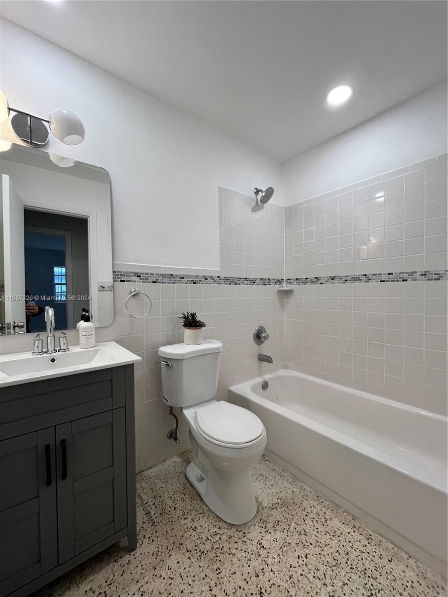 1111 NW 65th St 1, Miami, Florida 33150, 3 Bedrooms Bedrooms, ,2 BathroomsBathrooms,Residentiallease,For Rent,1111 NW 65th St 1,A11567220