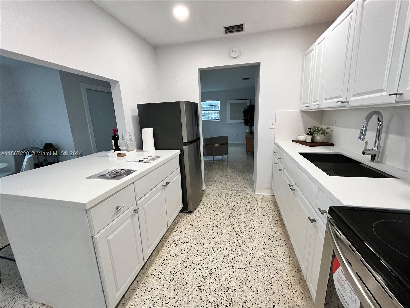1111 NW 65th St 1, Miami, Florida 33150, 3 Bedrooms Bedrooms, ,2 BathroomsBathrooms,Residentiallease,For Rent,1111 NW 65th St 1,A11567220