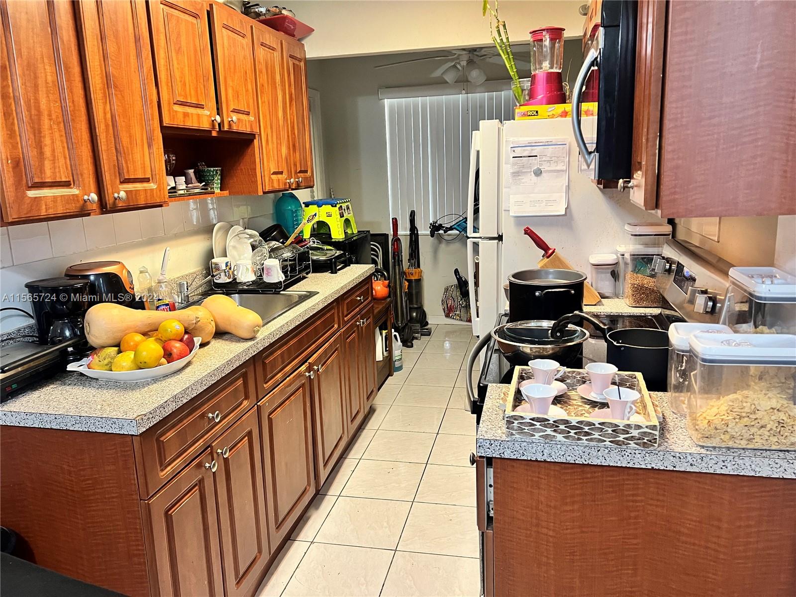 1100 NE 1st Ct 118, Hallandale Beach, Florida 33009, 1 Bedroom Bedrooms, ,1 BathroomBathrooms,Residentiallease,For Rent,1100 NE 1st Ct 118,A11565724