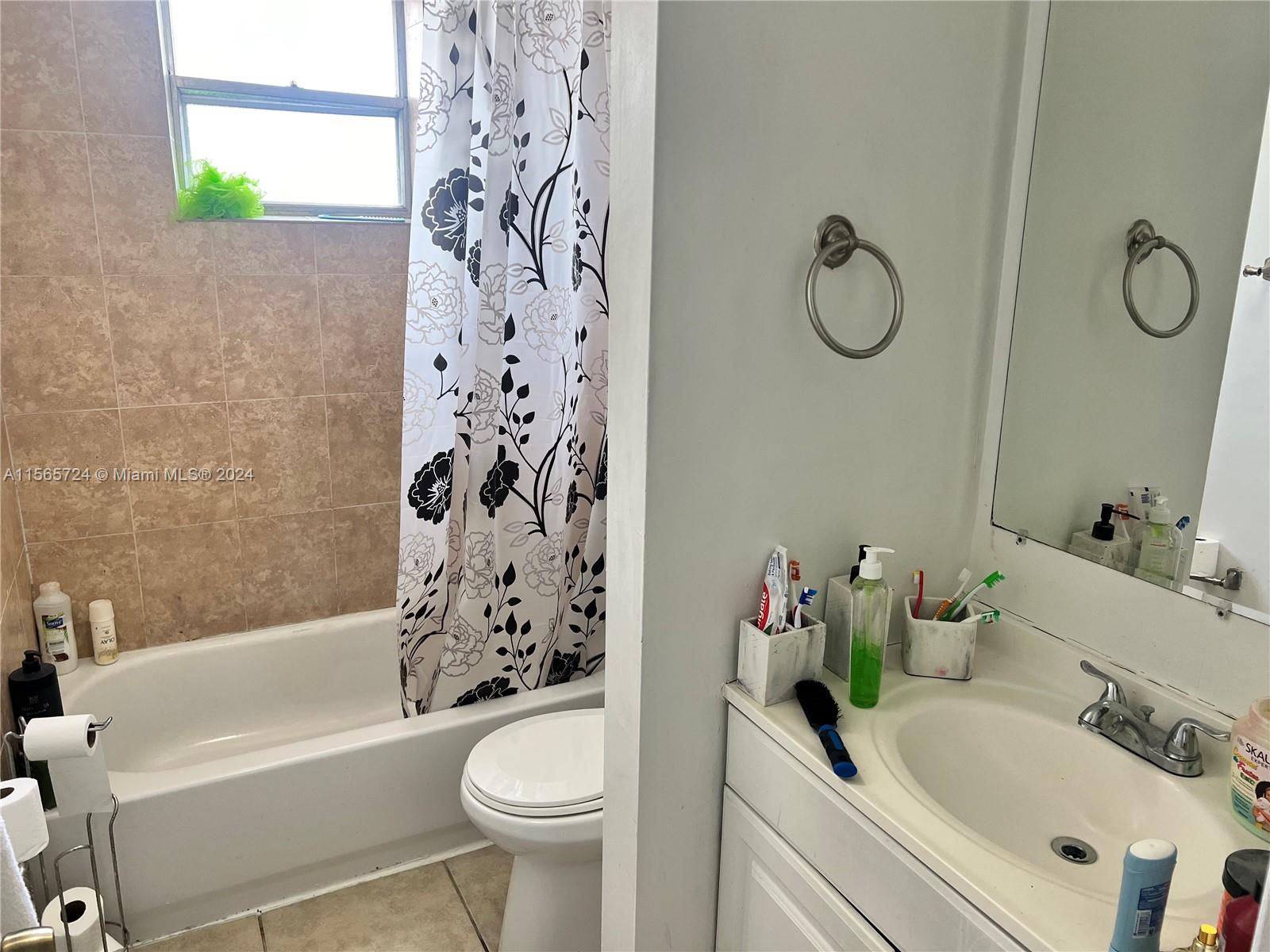 1100 NE 1st Ct 118, Hallandale Beach, Florida 33009, 1 Bedroom Bedrooms, ,1 BathroomBathrooms,Residentiallease,For Rent,1100 NE 1st Ct 118,A11565724