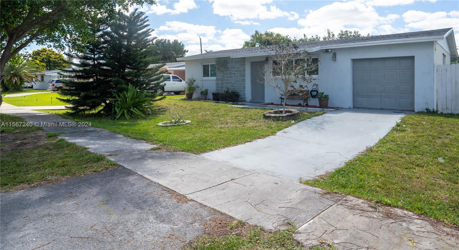 8000 NW 174th Ter  For Sale A11567240, FL