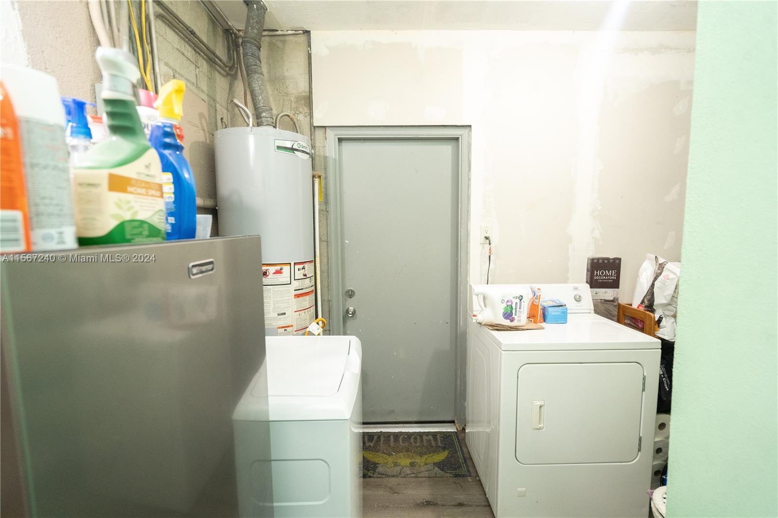 8000 NW 174th Ter, Hialeah, Florida 33015, 4 Bedrooms Bedrooms, ,2 BathroomsBathrooms,Residential,For Sale,8000 NW 174th Ter,A11567240