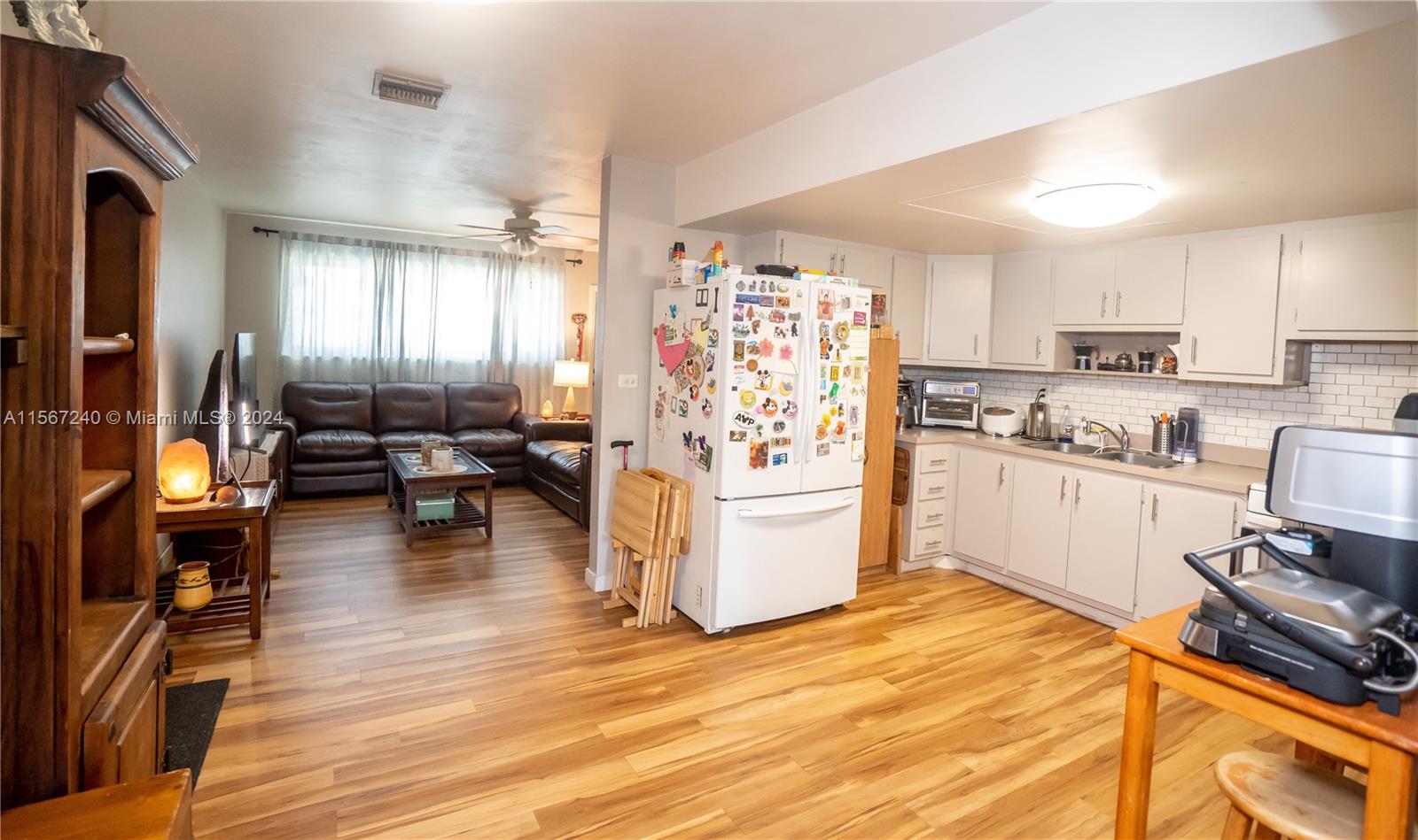 8000 NW 174th Ter, Hialeah, Florida 33015, 4 Bedrooms Bedrooms, ,2 BathroomsBathrooms,Residential,For Sale,8000 NW 174th Ter,A11567240