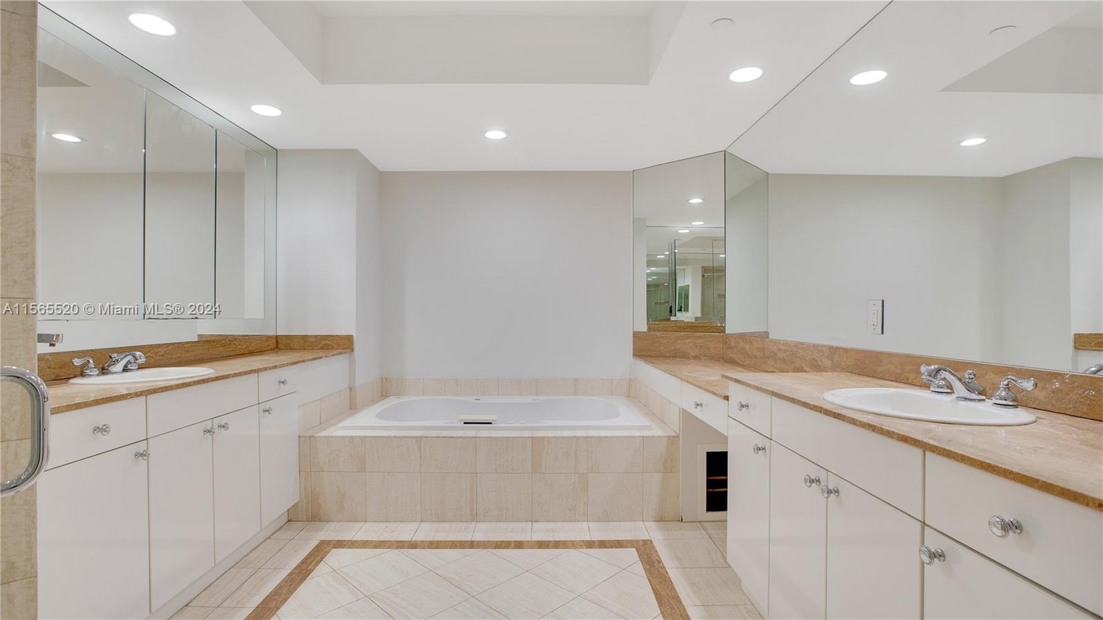 21050 NE 38th Ave 1102, Aventura, Florida 33180, 3 Bedrooms Bedrooms, ,2 BathroomsBathrooms,Residential,For Sale,21050 NE 38th Ave 1102,A11565520