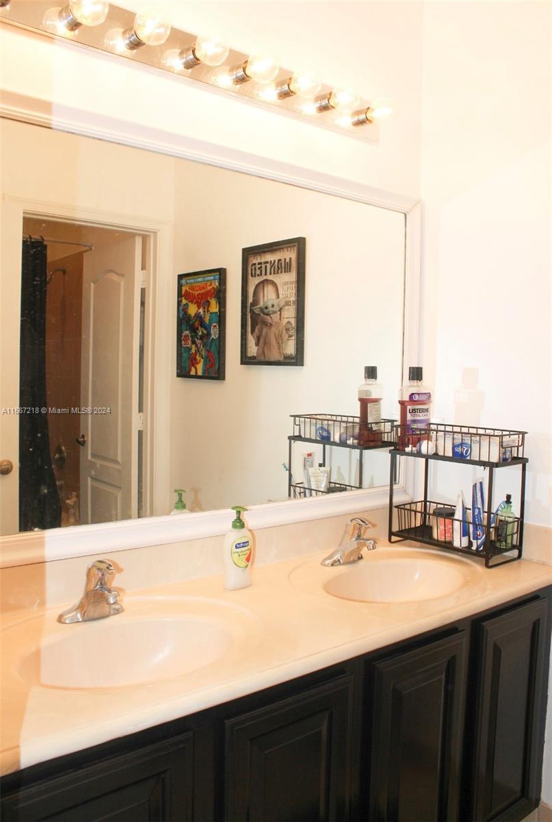 2218 Portofino Ave, Homestead, Florida 33033, 5 Bedrooms Bedrooms, ,3 BathroomsBathrooms,Residential,For Sale,2218 Portofino Ave,A11567218