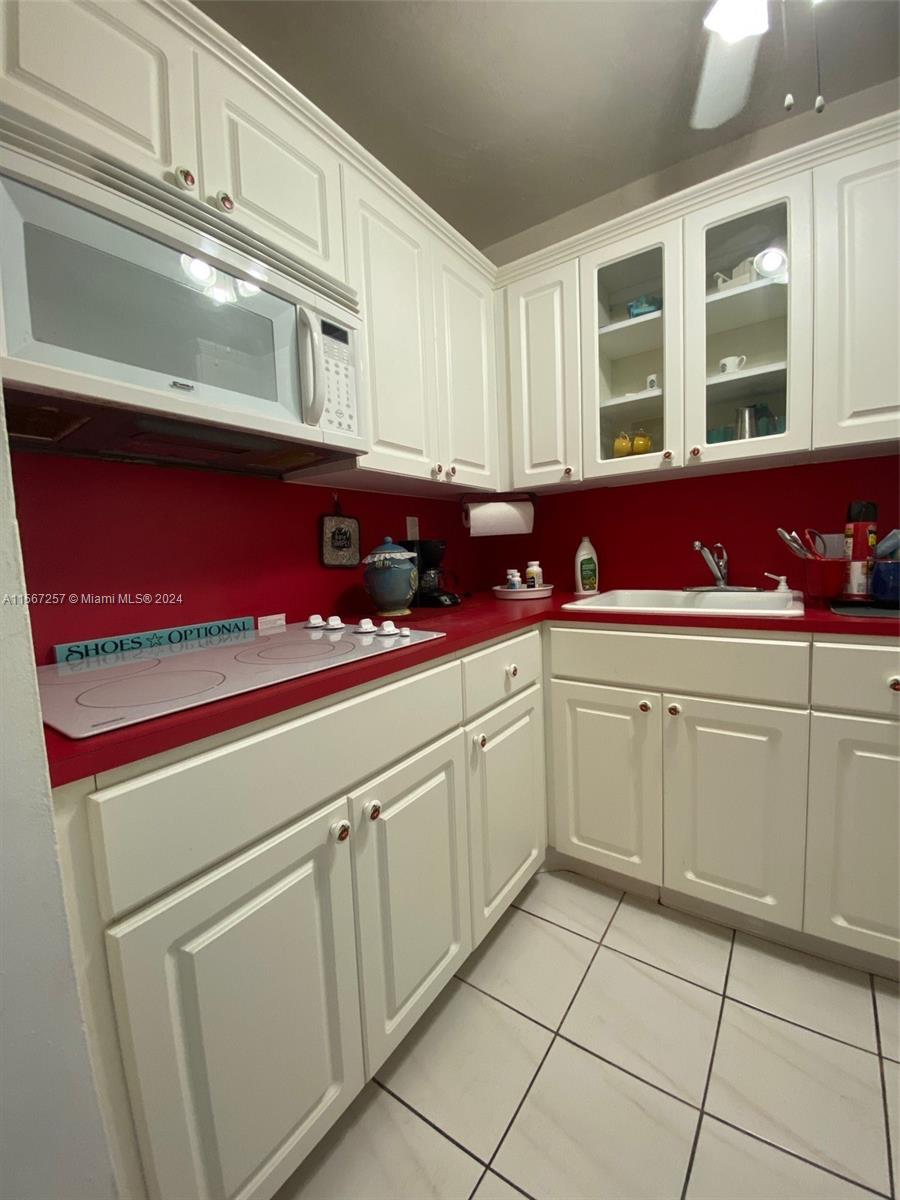 2899 Collins Ave 704, Miami Beach, Florida 33140, ,1 BathroomBathrooms,Residential,For Sale,2899 Collins Ave 704,A11567257