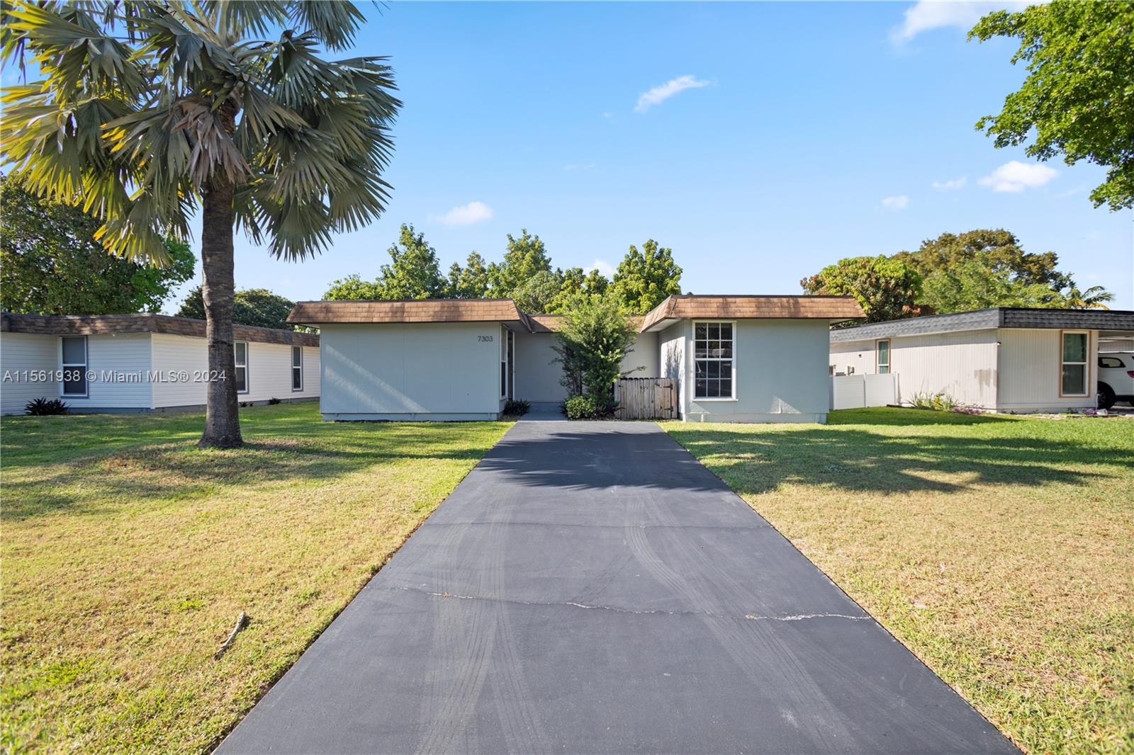 7303 NW 65th St, Tamarac, Florida 33321, 2 Bedrooms Bedrooms, ,1 BathroomBathrooms,Residential,For Sale,7303 NW 65th St,A11561938