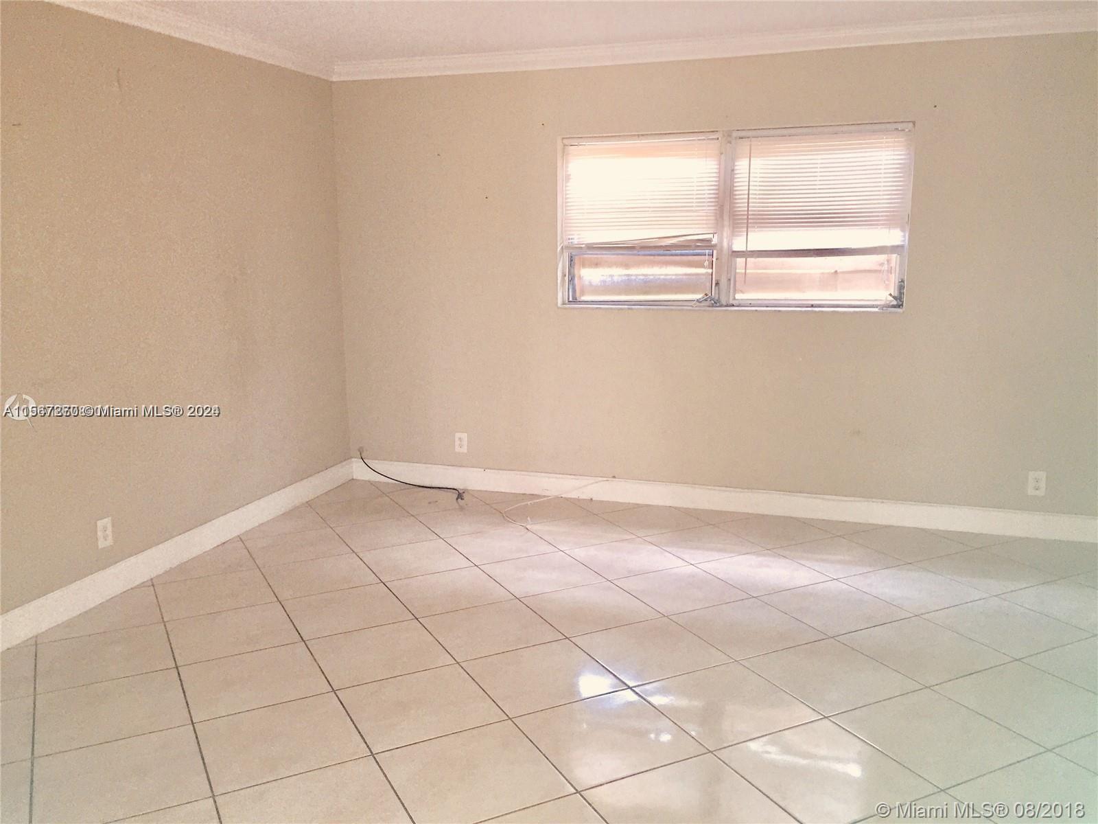 2750 Pierce St 3, Hollywood, Florida 33020, 2 Bedrooms Bedrooms, ,2 BathroomsBathrooms,Residentiallease,For Rent,2750 Pierce St 3,A11567270