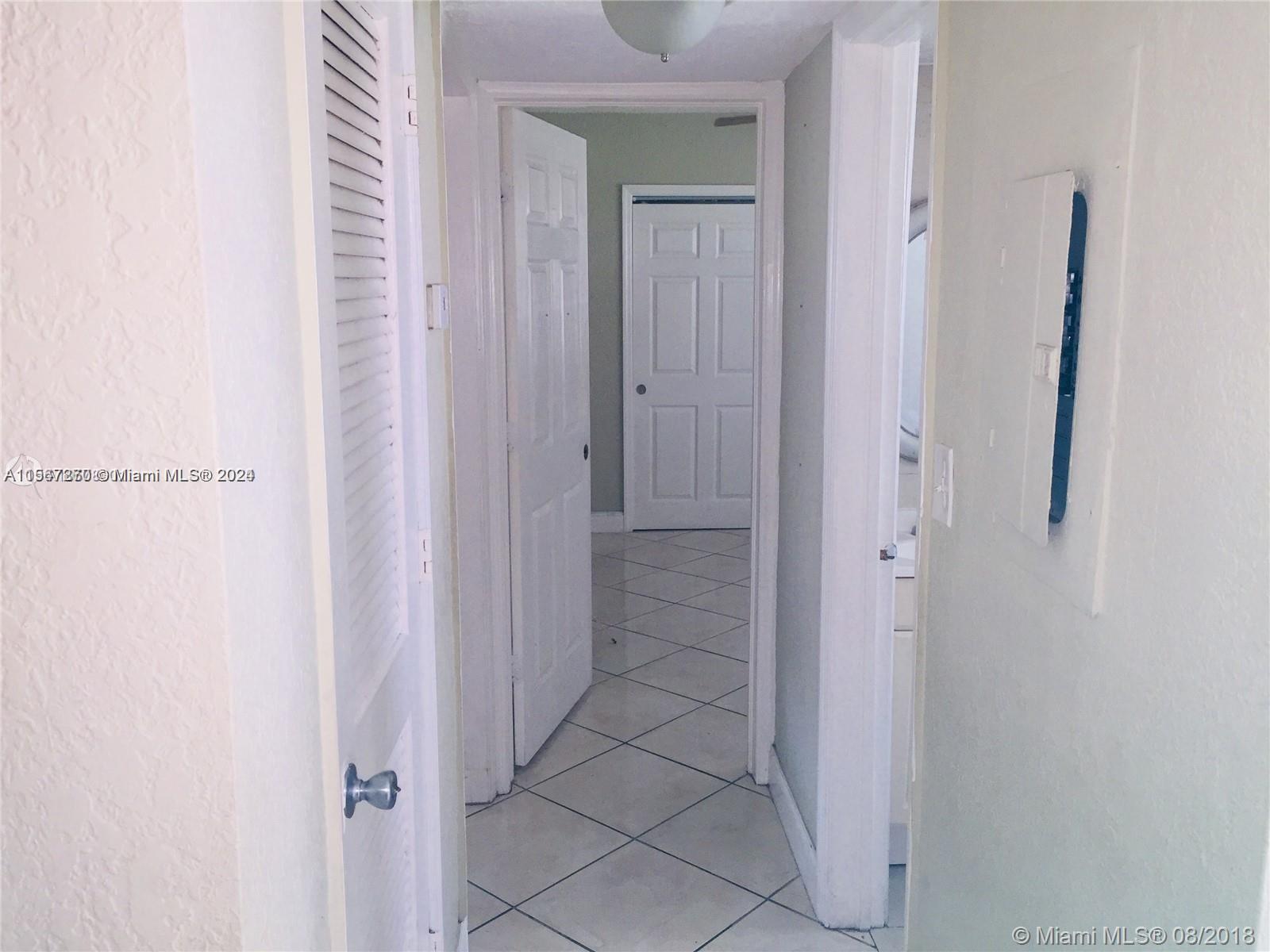 2750 Pierce St 3, Hollywood, Florida 33020, 2 Bedrooms Bedrooms, ,2 BathroomsBathrooms,Residentiallease,For Rent,2750 Pierce St 3,A11567270