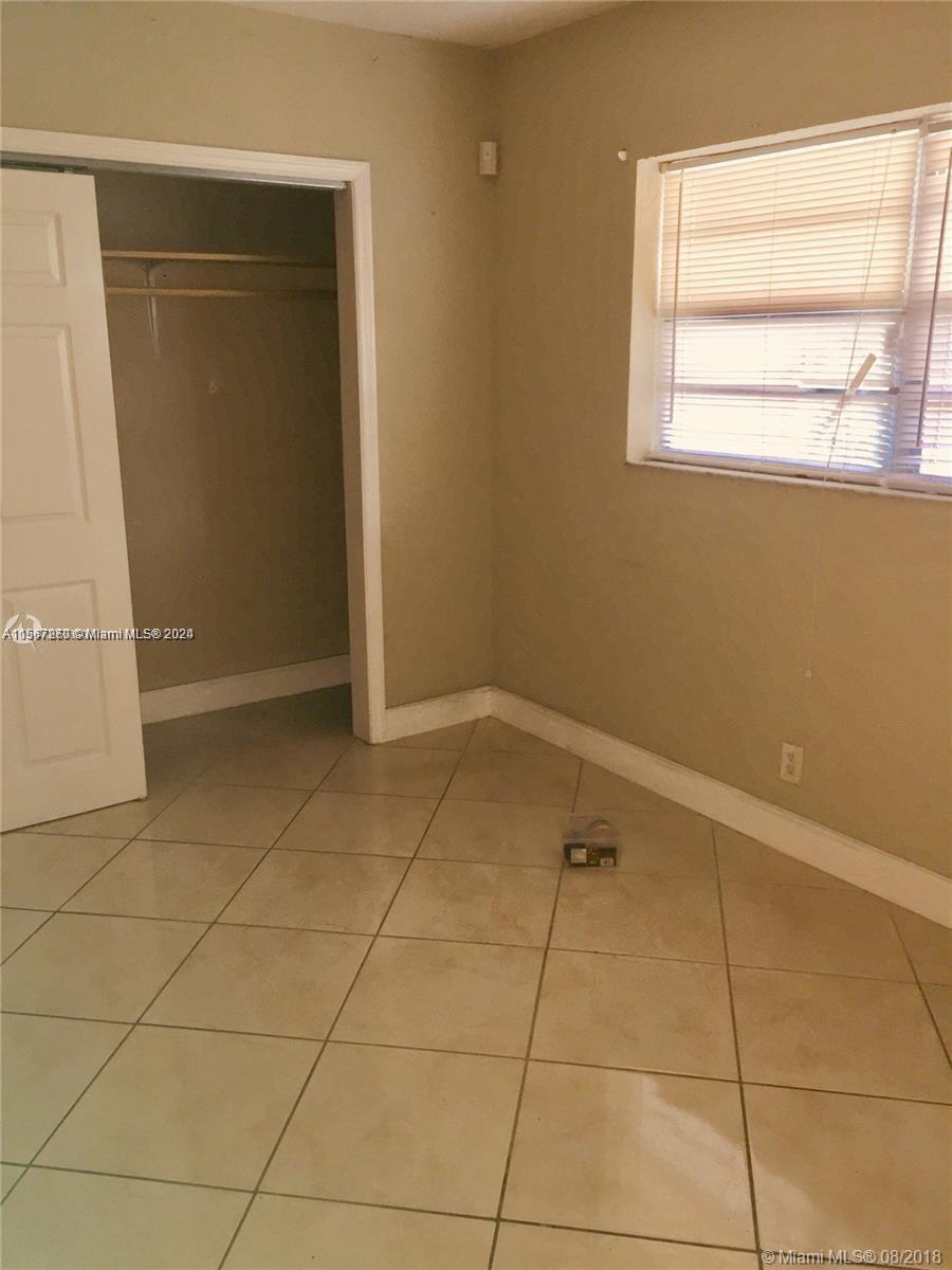 2750 Pierce St 3, Hollywood, Florida 33020, 2 Bedrooms Bedrooms, ,2 BathroomsBathrooms,Residentiallease,For Rent,2750 Pierce St 3,A11567270