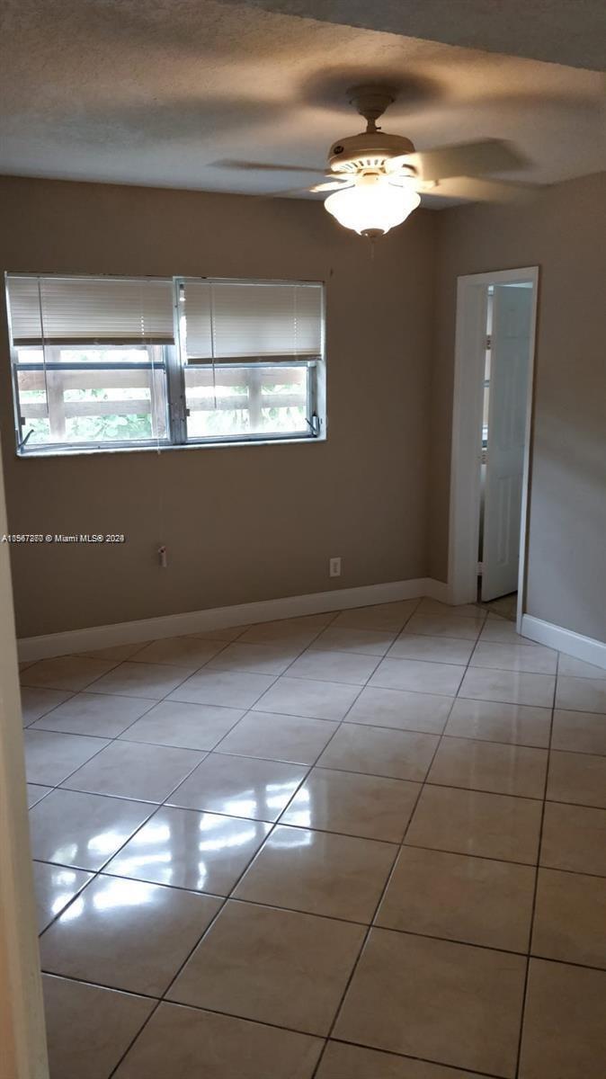 2750 Pierce St 3, Hollywood, Florida 33020, 2 Bedrooms Bedrooms, ,2 BathroomsBathrooms,Residentiallease,For Rent,2750 Pierce St 3,A11567270