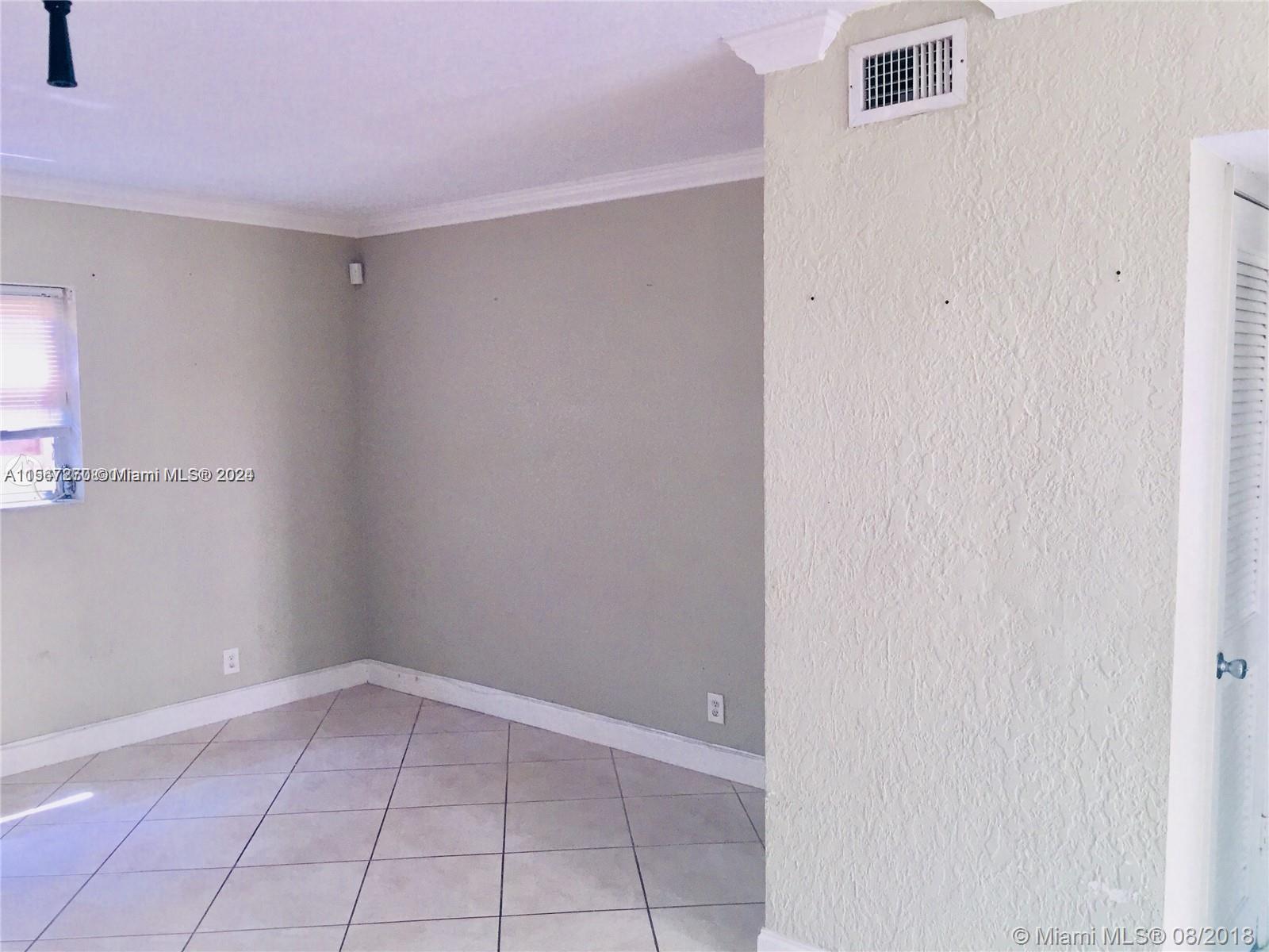 2750 Pierce St 3, Hollywood, Florida 33020, 2 Bedrooms Bedrooms, ,2 BathroomsBathrooms,Residentiallease,For Rent,2750 Pierce St 3,A11567270