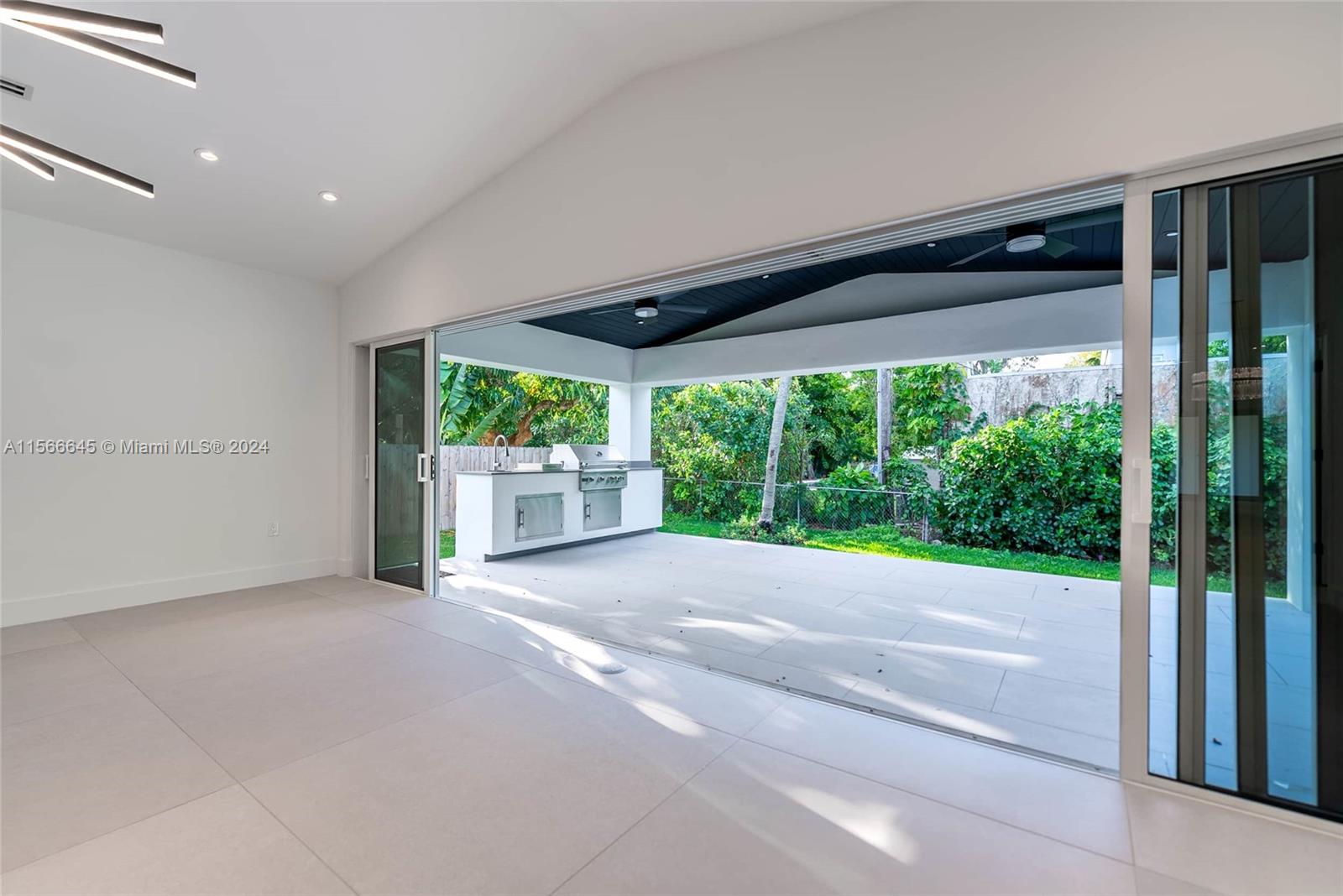 1020 NE 92nd St 1020, Miami Shores, Florida 33138, 3 Bedrooms Bedrooms, ,3 BathroomsBathrooms,Residentiallease,For Rent,1020 NE 92nd St 1020,A11566645