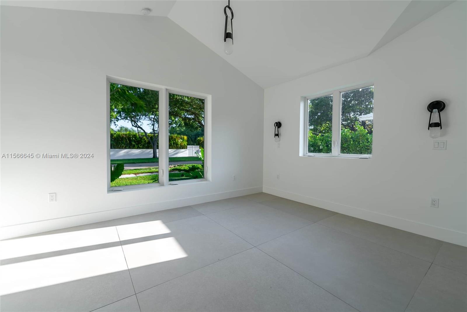 1020 NE 92nd St 1020, Miami Shores, Florida 33138, 3 Bedrooms Bedrooms, ,3 BathroomsBathrooms,Residentiallease,For Rent,1020 NE 92nd St 1020,A11566645