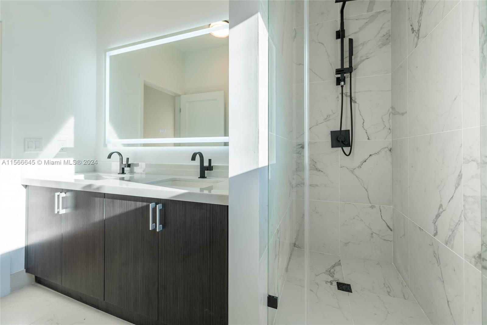 1020 NE 92nd St 1020, Miami Shores, Florida 33138, 3 Bedrooms Bedrooms, ,3 BathroomsBathrooms,Residentiallease,For Rent,1020 NE 92nd St 1020,A11566645