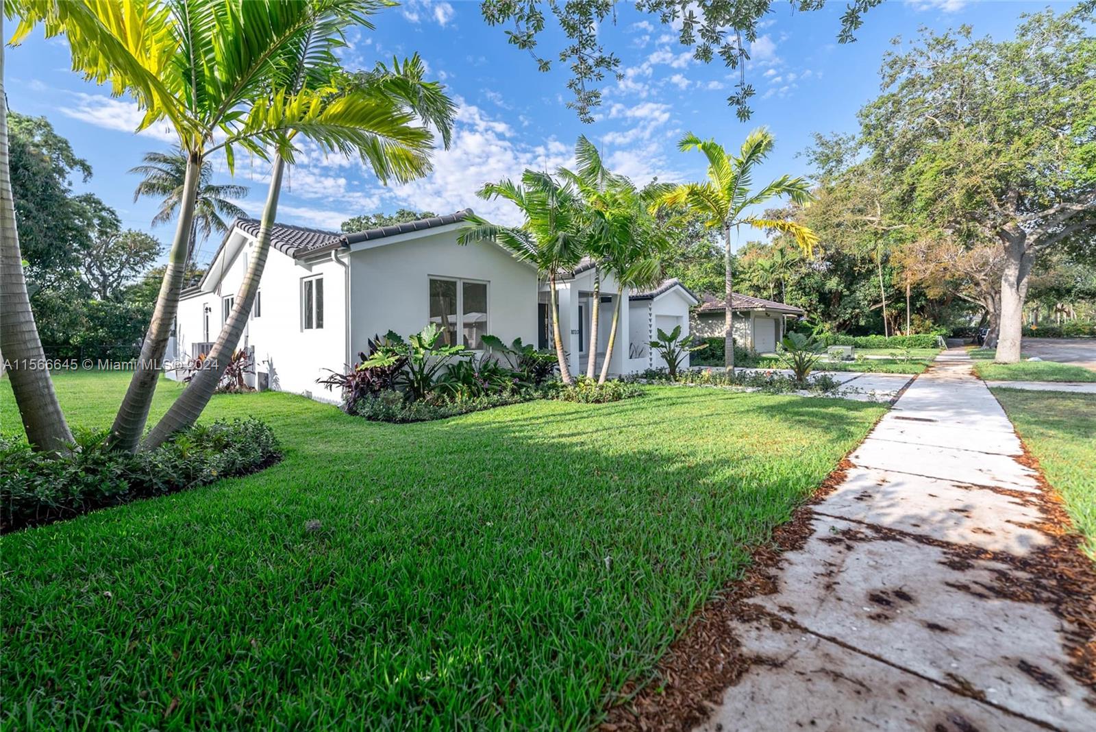 1020 NE 92nd St 1020, Miami Shores, Florida 33138, 3 Bedrooms Bedrooms, ,3 BathroomsBathrooms,Residentiallease,For Rent,1020 NE 92nd St 1020,A11566645