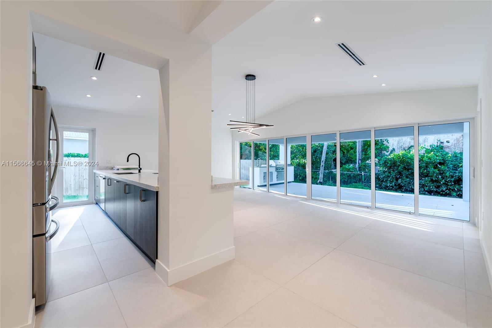 1020 NE 92nd St 1020, Miami Shores, Florida 33138, 3 Bedrooms Bedrooms, ,3 BathroomsBathrooms,Residentiallease,For Rent,1020 NE 92nd St 1020,A11566645