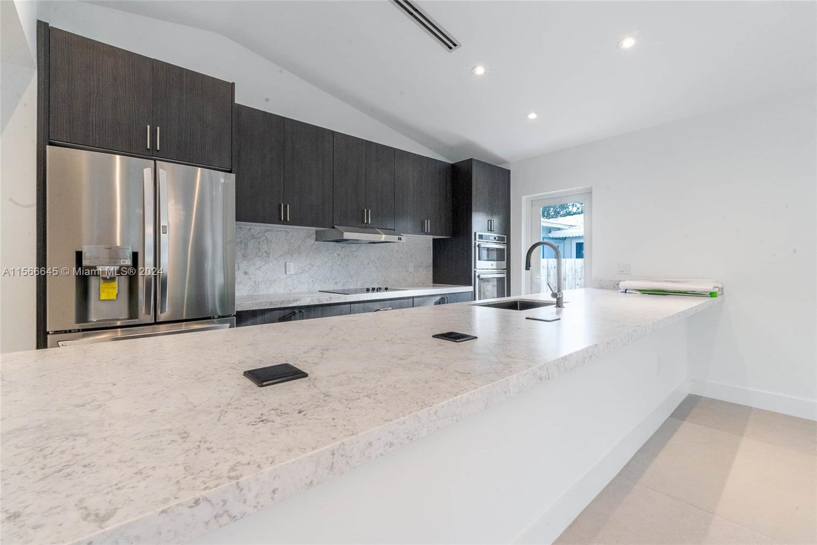 1020 NE 92nd St 1020, Miami Shores, Florida 33138, 3 Bedrooms Bedrooms, ,3 BathroomsBathrooms,Residentiallease,For Rent,1020 NE 92nd St 1020,A11566645