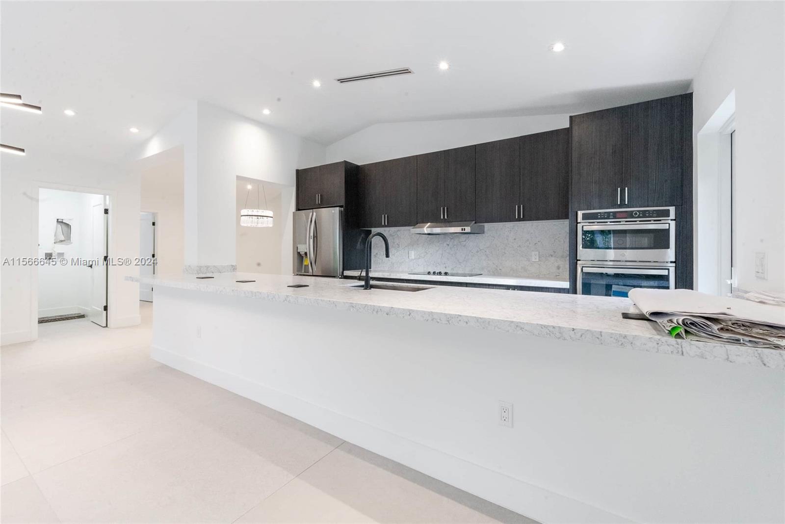 1020 NE 92nd St 1020, Miami Shores, Florida 33138, 3 Bedrooms Bedrooms, ,3 BathroomsBathrooms,Residentiallease,For Rent,1020 NE 92nd St 1020,A11566645