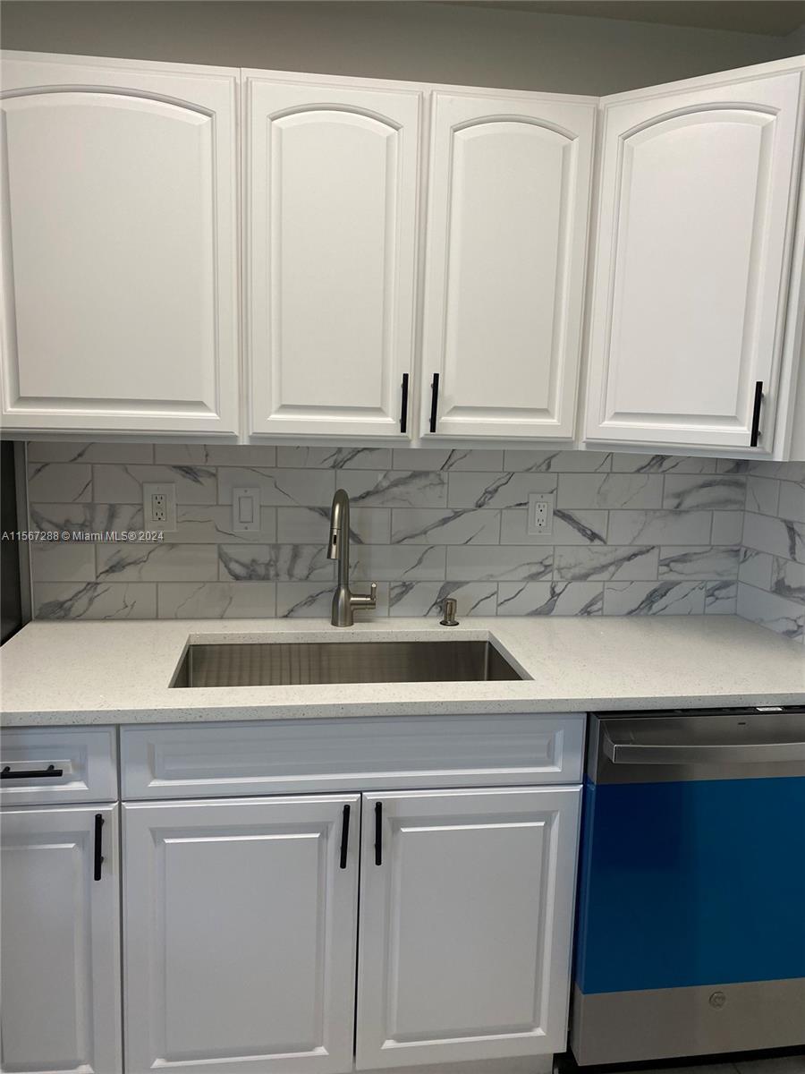 455 S Pine Island Rd 110C, Plantation, Florida 33324, 3 Bedrooms Bedrooms, ,2 BathroomsBathrooms,Residentiallease,For Rent,455 S Pine Island Rd 110C,A11567288