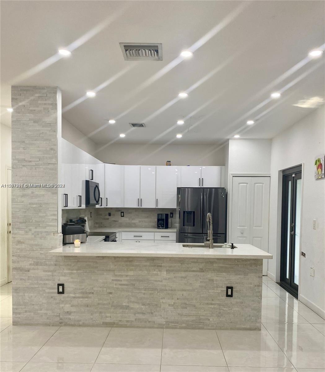 23081 SW 114th Path ., Miami, Florida 33170, 4 Bedrooms Bedrooms, ,3 BathroomsBathrooms,Residentiallease,For Rent,23081 SW 114th Path .,A11567291