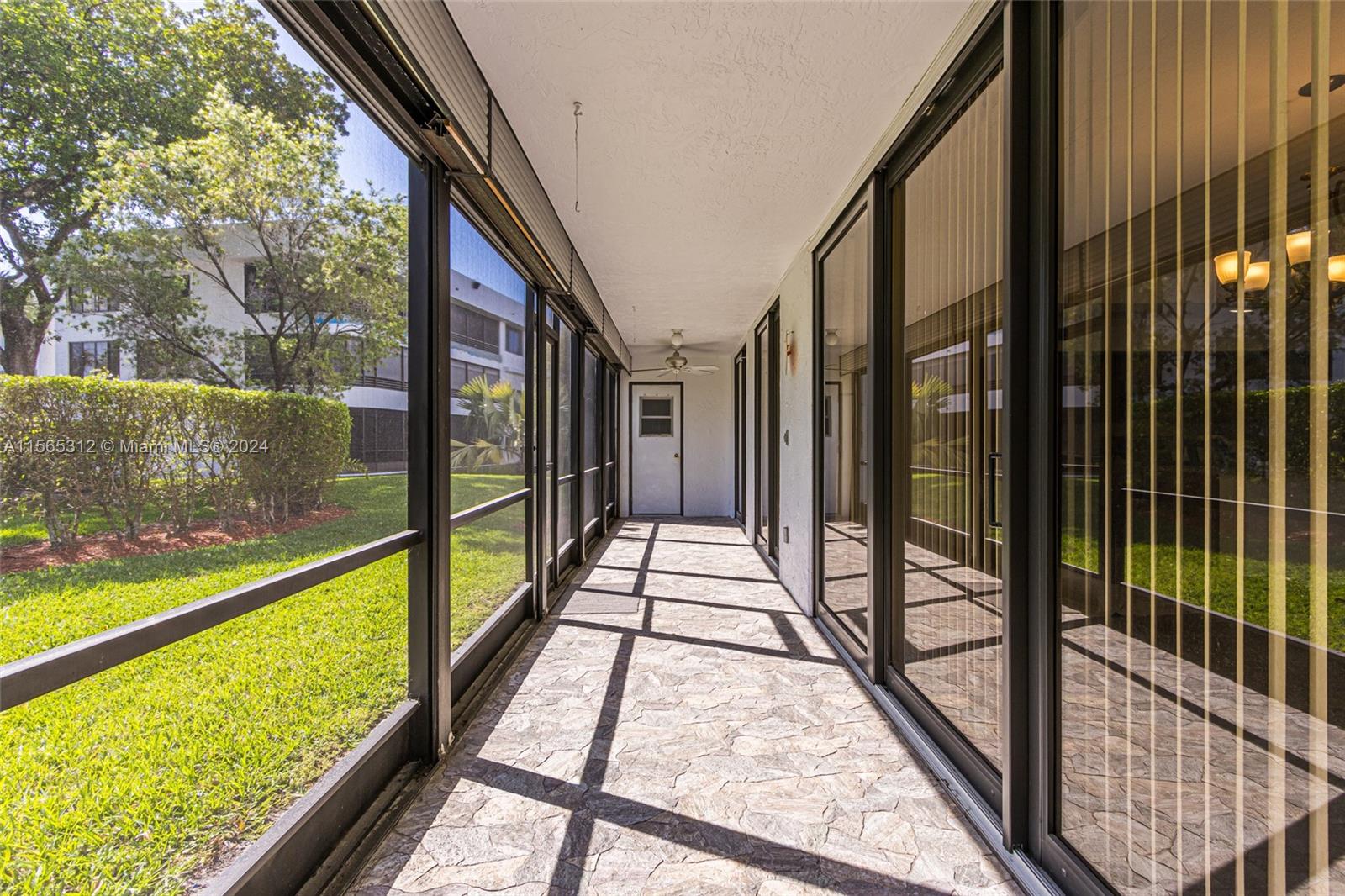 1460 Sheridan St 2D, Hollywood, Florida 33020, 2 Bedrooms Bedrooms, ,2 BathroomsBathrooms,Residential,For Sale,1460 Sheridan St 2D,A11565312