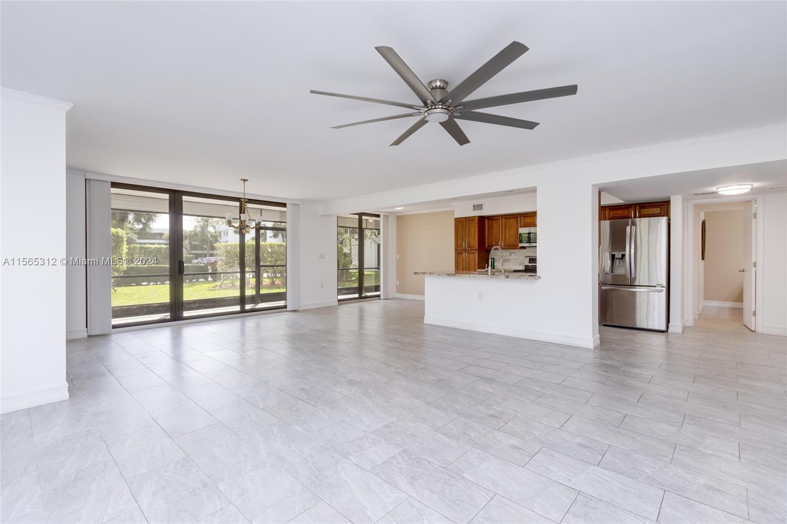 1460 Sheridan St 2D, Hollywood, Florida 33020, 2 Bedrooms Bedrooms, ,2 BathroomsBathrooms,Residential,For Sale,1460 Sheridan St 2D,A11565312