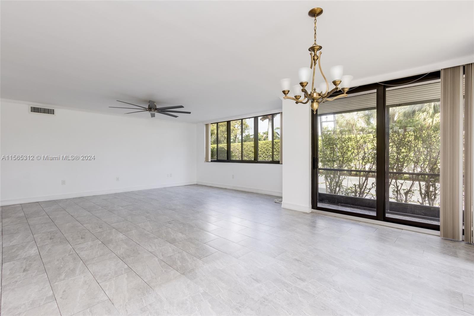 1460 Sheridan St 2D, Hollywood, Florida 33020, 2 Bedrooms Bedrooms, ,2 BathroomsBathrooms,Residential,For Sale,1460 Sheridan St 2D,A11565312