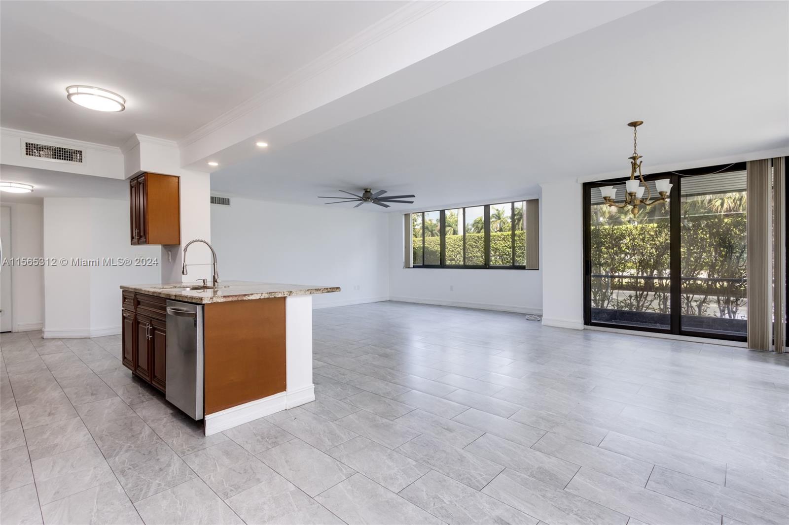 1460 Sheridan St 2D, Hollywood, Florida 33020, 2 Bedrooms Bedrooms, ,2 BathroomsBathrooms,Residential,For Sale,1460 Sheridan St 2D,A11565312
