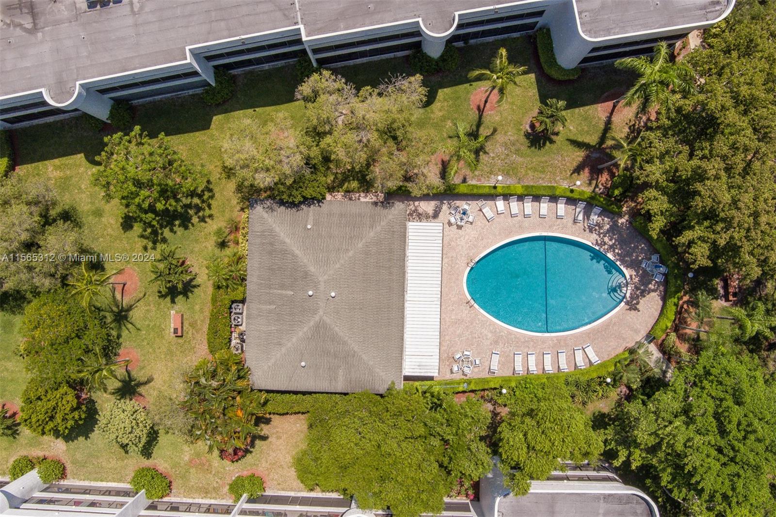 1460 Sheridan St 2D, Hollywood, Florida 33020, 2 Bedrooms Bedrooms, ,2 BathroomsBathrooms,Residential,For Sale,1460 Sheridan St 2D,A11565312