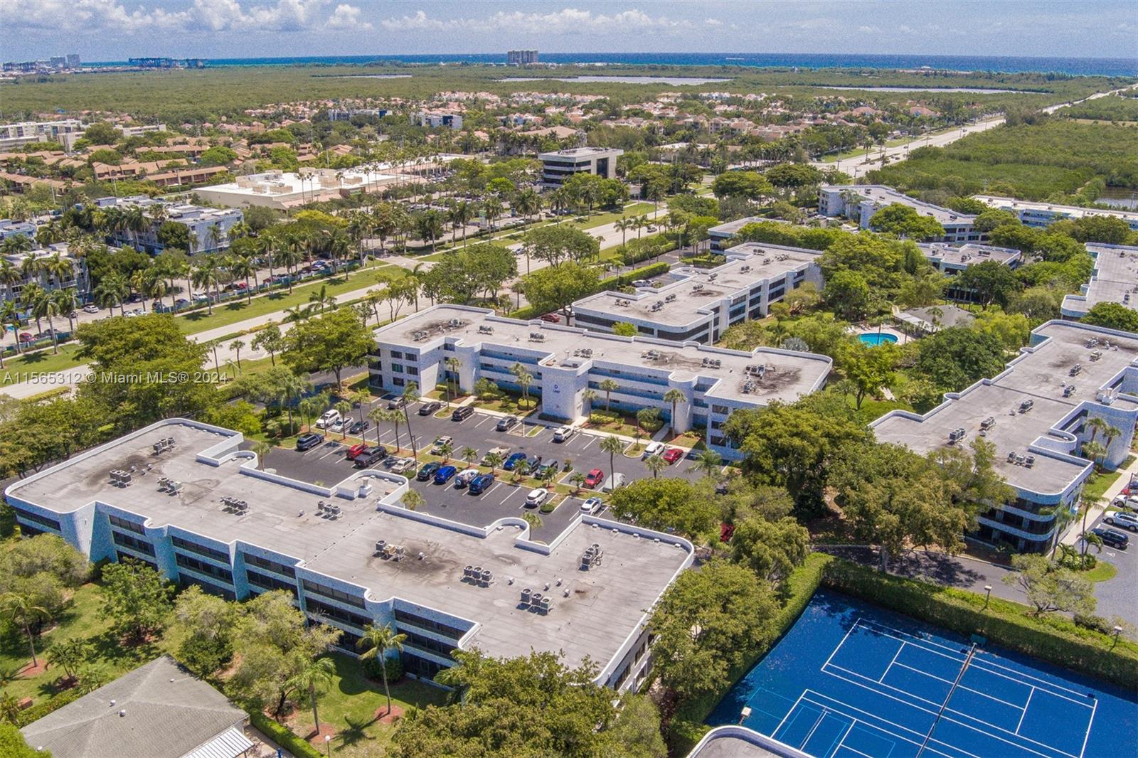 1460 Sheridan St 2D, Hollywood, Florida 33020, 2 Bedrooms Bedrooms, ,2 BathroomsBathrooms,Residential,For Sale,1460 Sheridan St 2D,A11565312