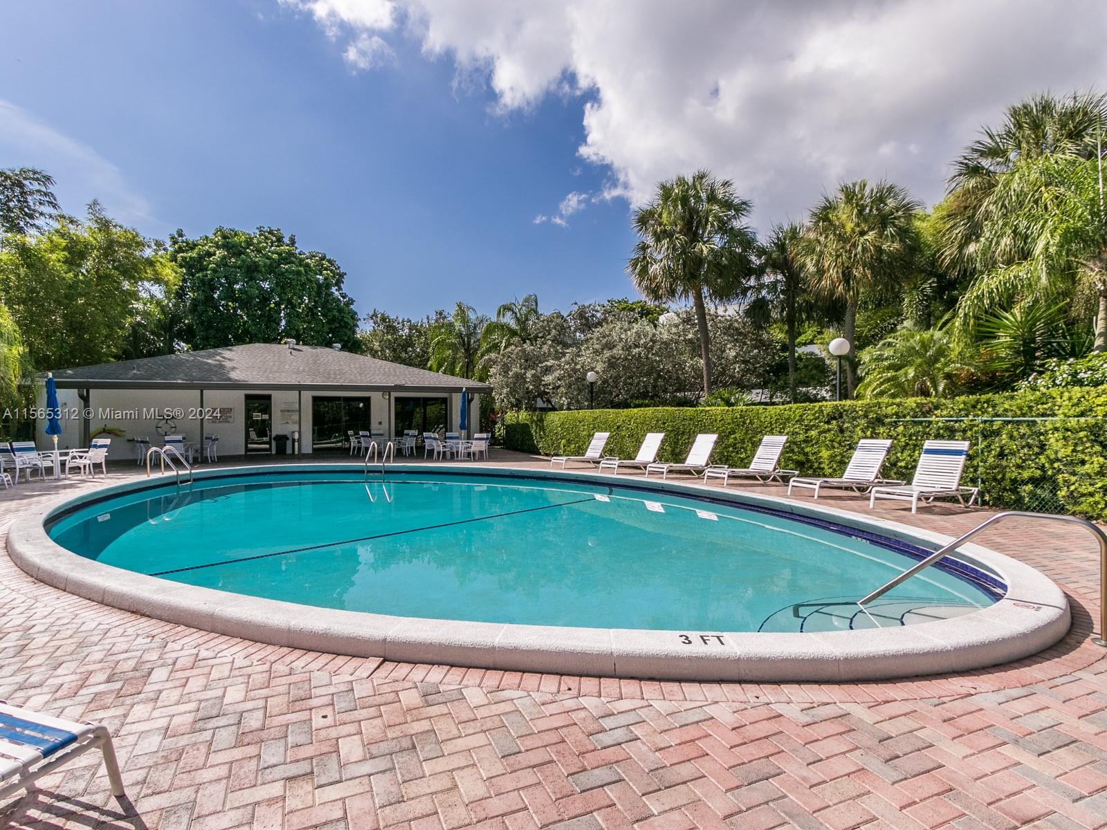 1460 Sheridan St 2D, Hollywood, Florida 33020, 2 Bedrooms Bedrooms, ,2 BathroomsBathrooms,Residential,For Sale,1460 Sheridan St 2D,A11565312