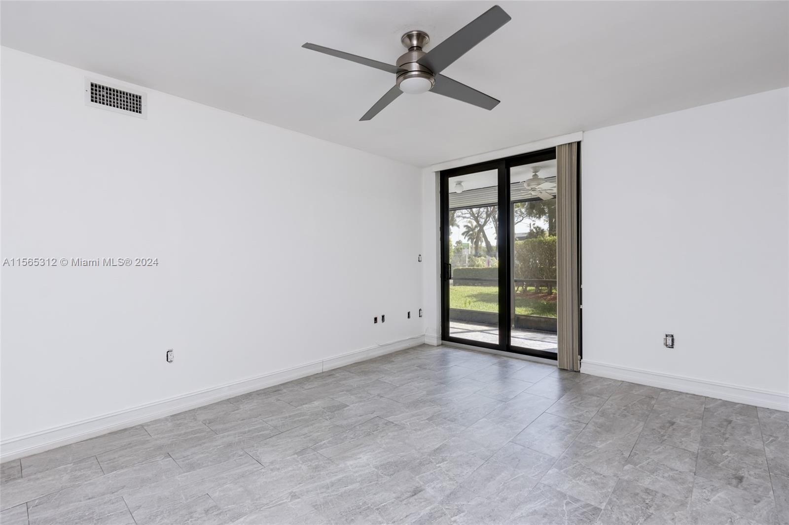 1460 Sheridan St 2D, Hollywood, Florida 33020, 2 Bedrooms Bedrooms, ,2 BathroomsBathrooms,Residential,For Sale,1460 Sheridan St 2D,A11565312