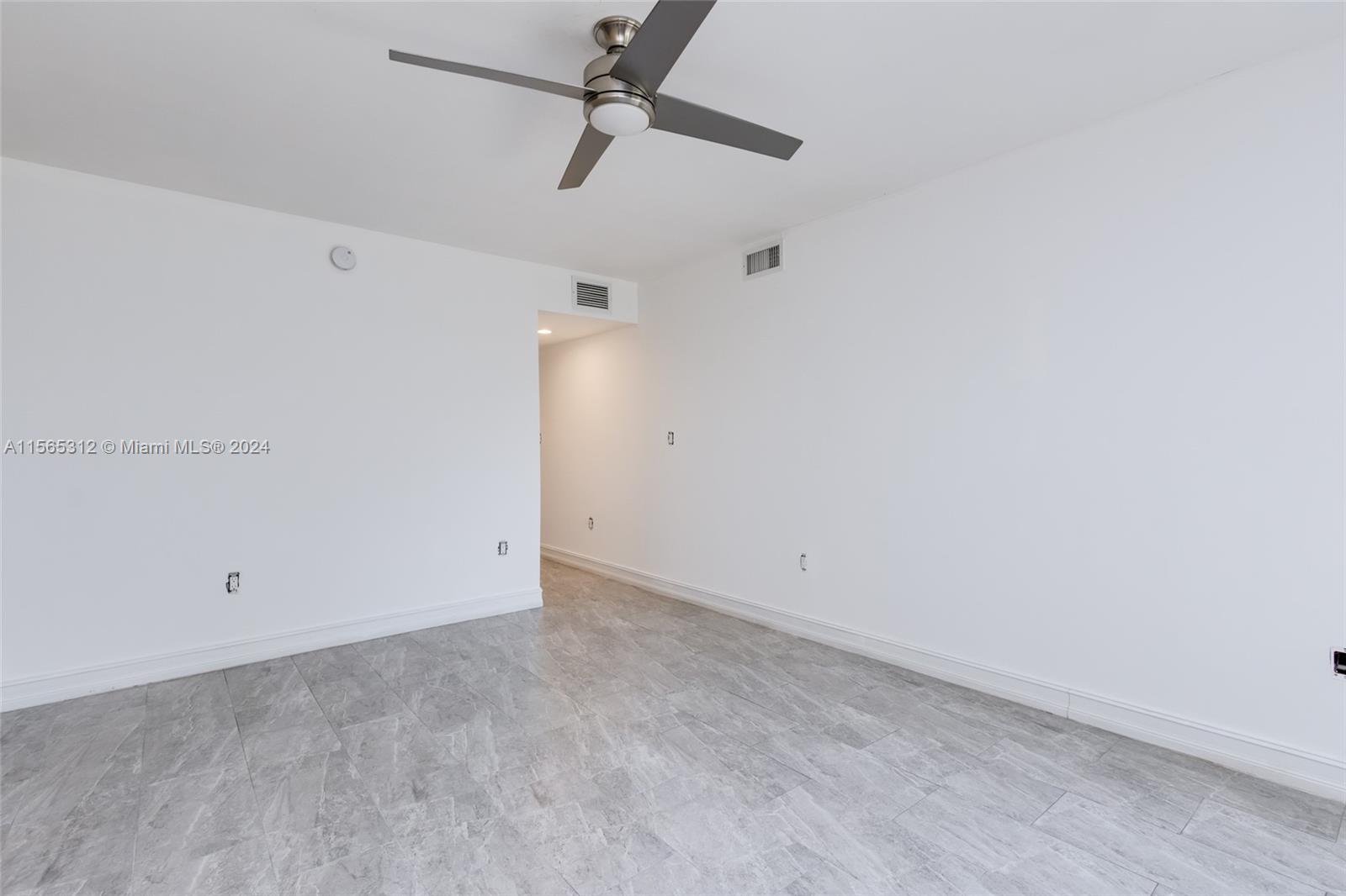 1460 Sheridan St 2D, Hollywood, Florida 33020, 2 Bedrooms Bedrooms, ,2 BathroomsBathrooms,Residential,For Sale,1460 Sheridan St 2D,A11565312