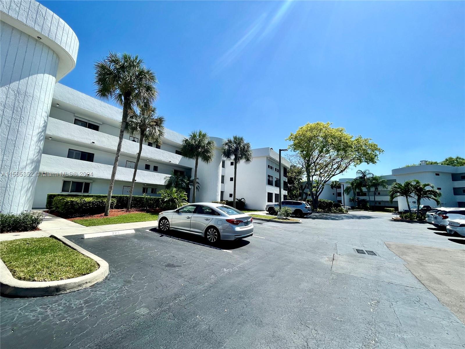 1410 Sheridan St 27I, Hollywood, Florida 33020, 2 Bedrooms Bedrooms, ,2 BathroomsBathrooms,Residential,For Sale,1410 Sheridan St 27I,A11565352