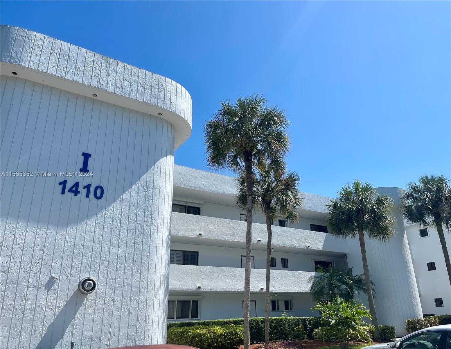 1410 Sheridan St 27I, Hollywood, Florida 33020, 2 Bedrooms Bedrooms, ,2 BathroomsBathrooms,Residential,For Sale,1410 Sheridan St 27I,A11565352