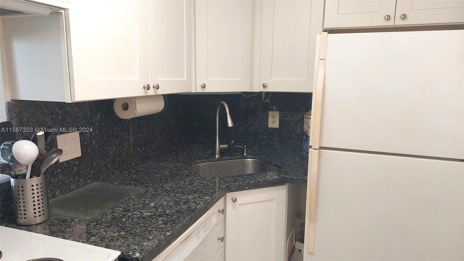 1731 SE 15th St 415, Fort Lauderdale, Florida 33316, 2 Bedrooms Bedrooms, ,1 BathroomBathrooms,Residential,For Sale,1731 SE 15th St 415,A11567303