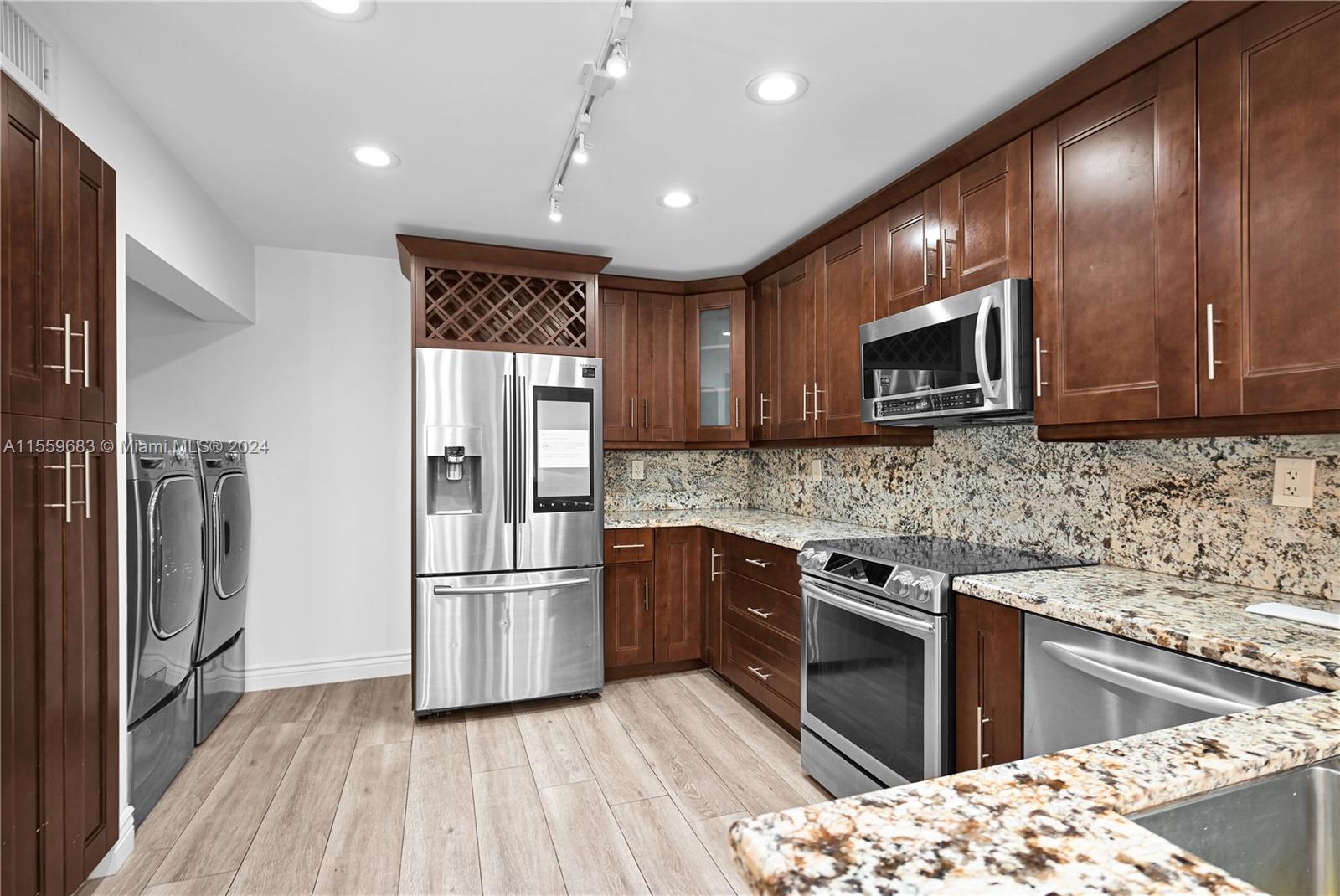 6745 NW 169th St 10F, Hialeah, Florida 33015, 3 Bedrooms Bedrooms, ,2 BathroomsBathrooms,Residential,For Sale,6745 NW 169th St 10F,A11559683