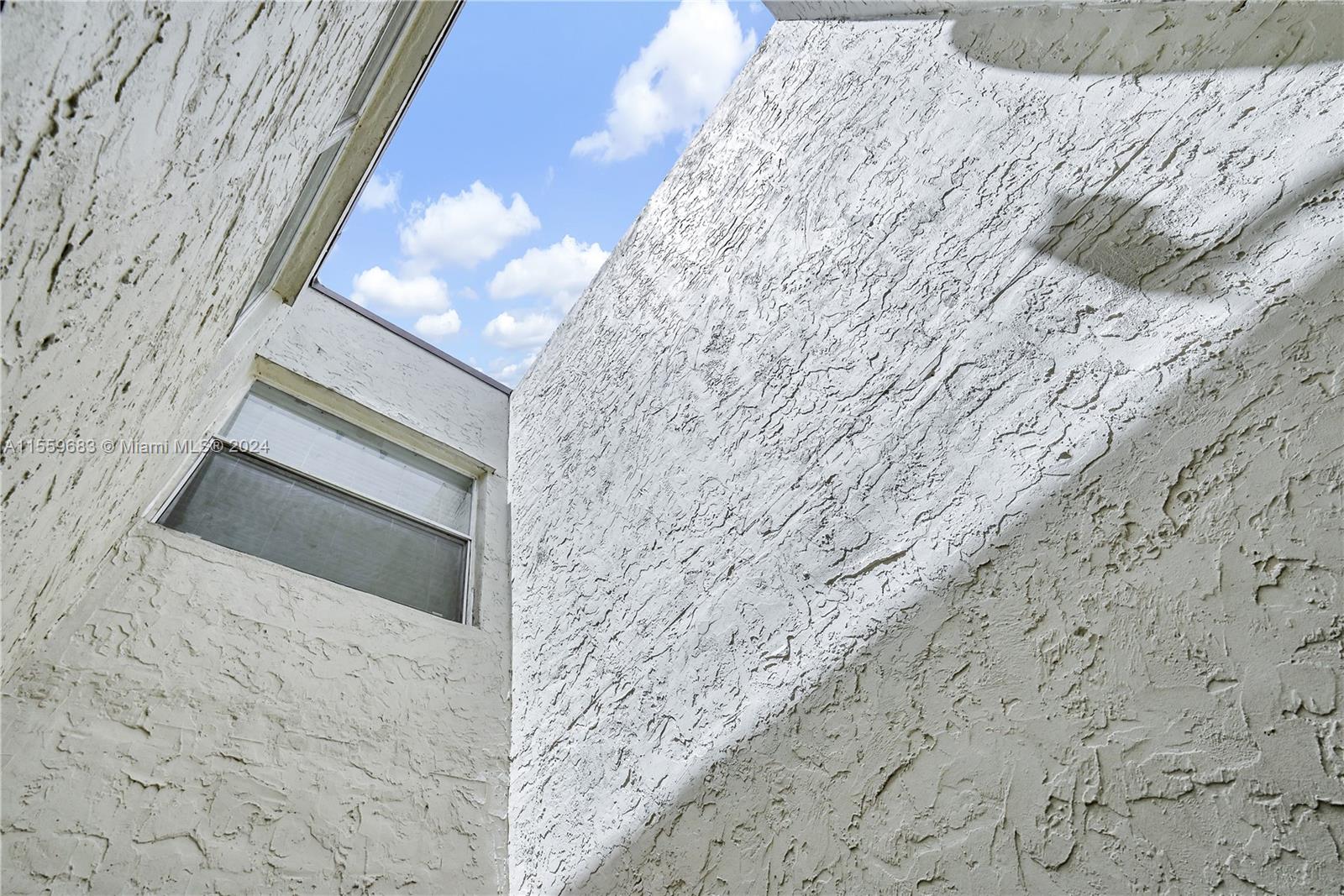 6745 NW 169th St 10F, Hialeah, Florida 33015, 3 Bedrooms Bedrooms, ,2 BathroomsBathrooms,Residential,For Sale,6745 NW 169th St 10F,A11559683